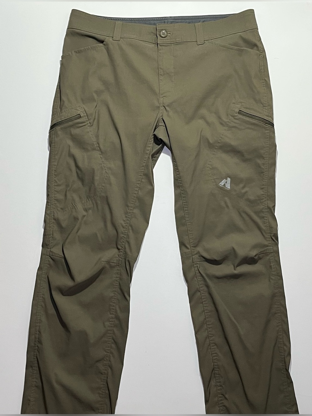 Men’s Eddie Bauer First Ascent Cargo Nylon Hiking Pants, 35x32, Green *Flaw*